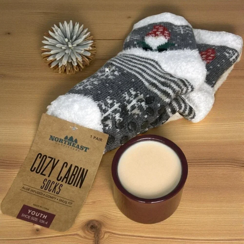 Northeast Outfitters Cozy Cabin Crew Socks Youth 10K-4 Gnome Christmas NEW